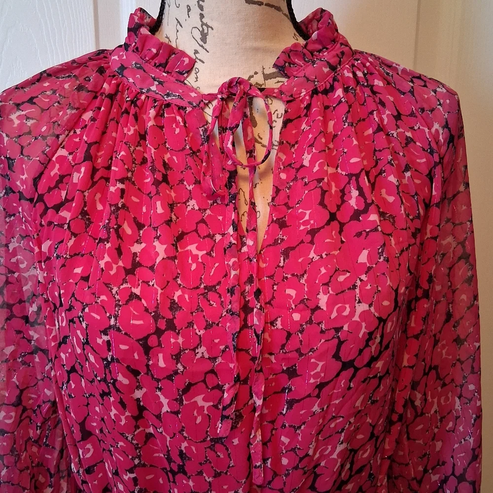 FATE magenta floral print long sleeve belted mini dress. Medium NWT - Picture 5 of 10